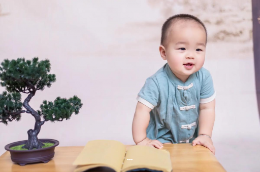玉溪宝宝爱吐奶是什么原因